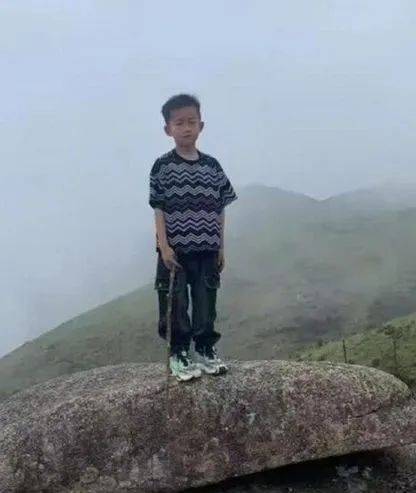 welcome皇冠注册
_2只搜救犬受伤welcome皇冠注册
！发现福建8岁失踪男孩的脚印和糖纸？搜救人员回应